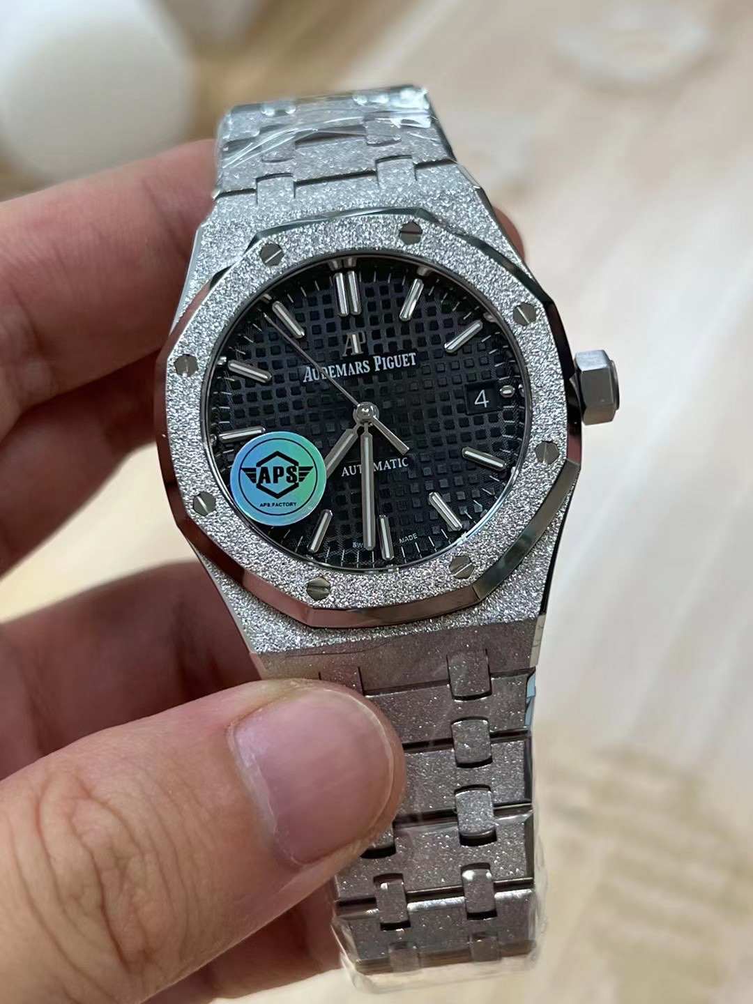 Audemars Piguet Royal Oak Frosted Gold Black Dial (15454BC.GG.1259BC.01)