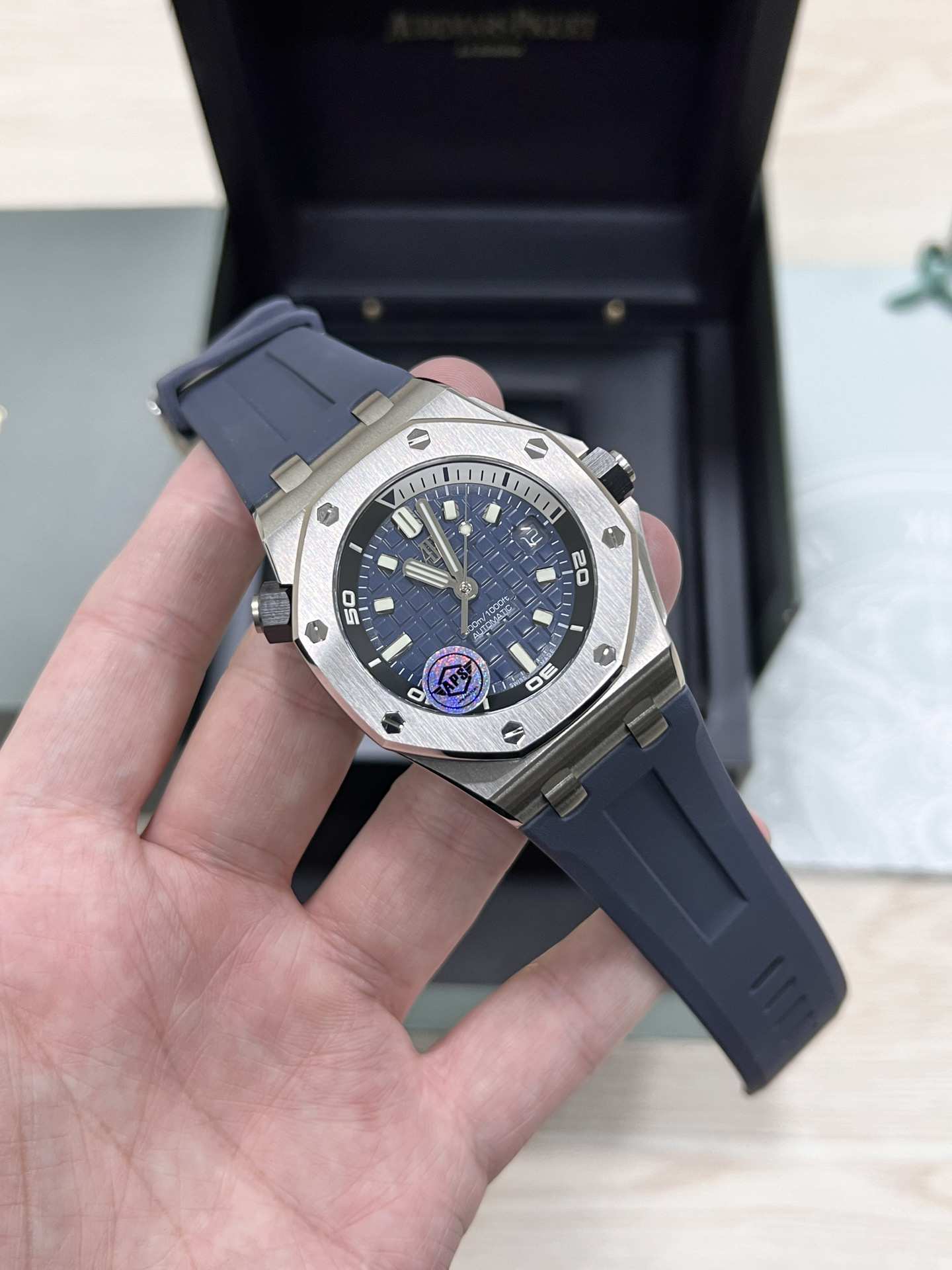 Audemars Piguet Royal Oak Offshore Diver 42mm (15720ST.OO.A027CA.01)