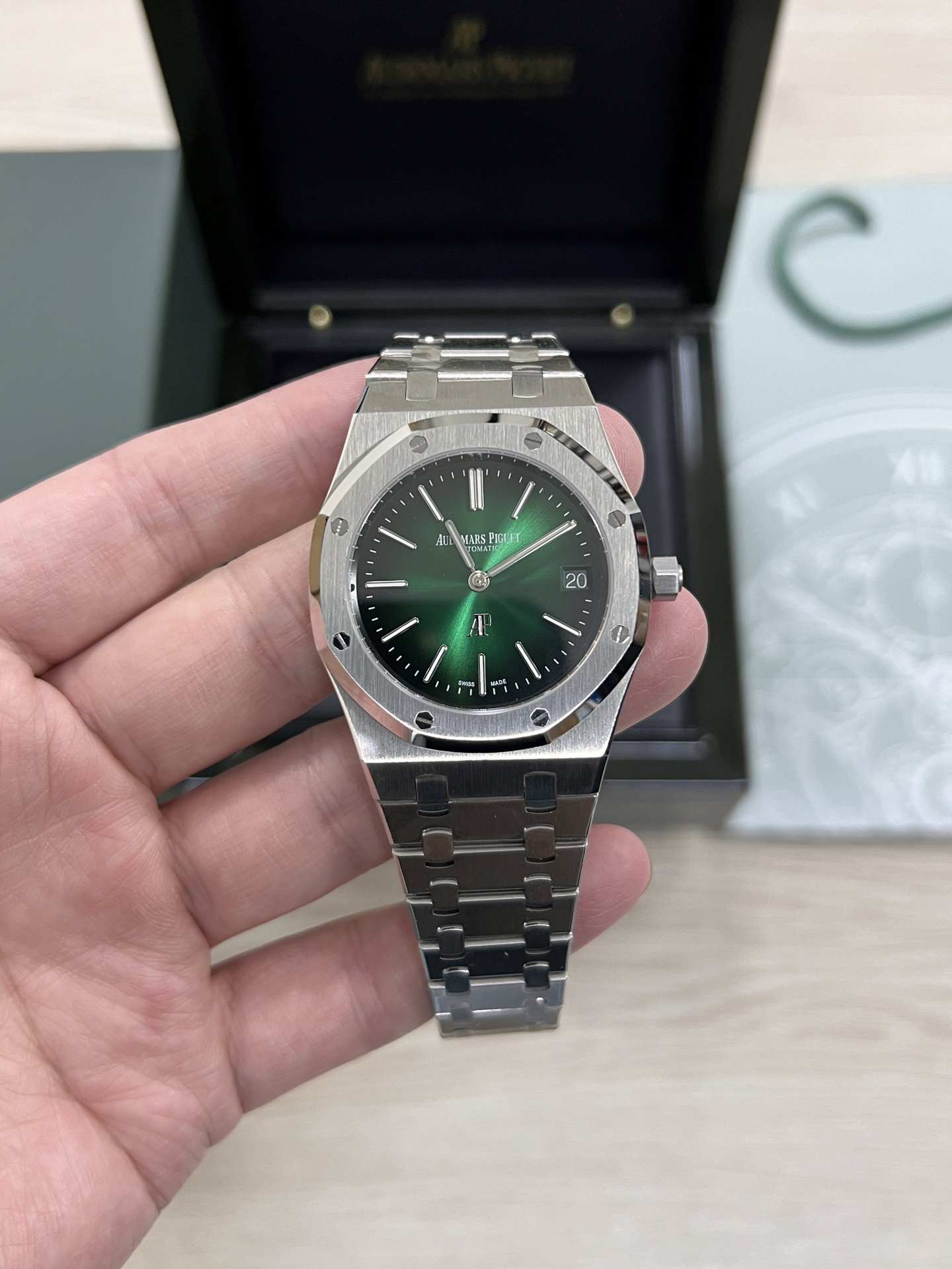 Audemars Piguet Royal Oak Jumbo Extra-Thin (15202PT.OO.1240PT.01)