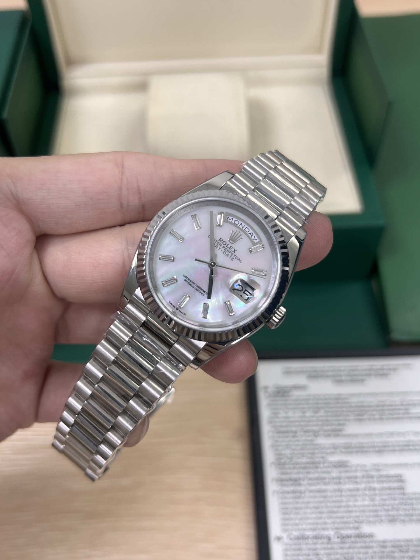 Rolex Day-Date 36 (128239 – Mother-of-Pearl Dial, White Gold) VS Factory