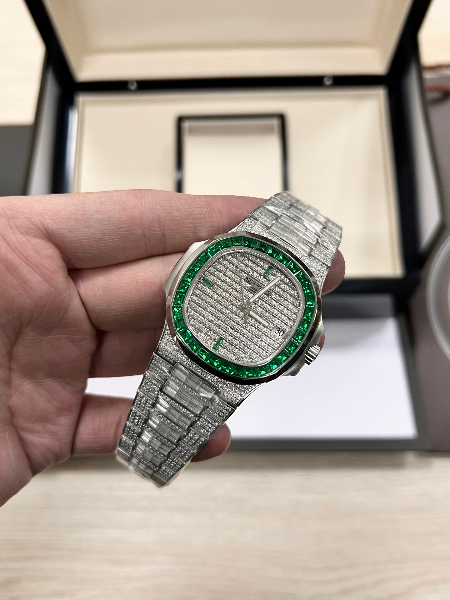 Patek Philippe Nautilus 5719/13G special emerald