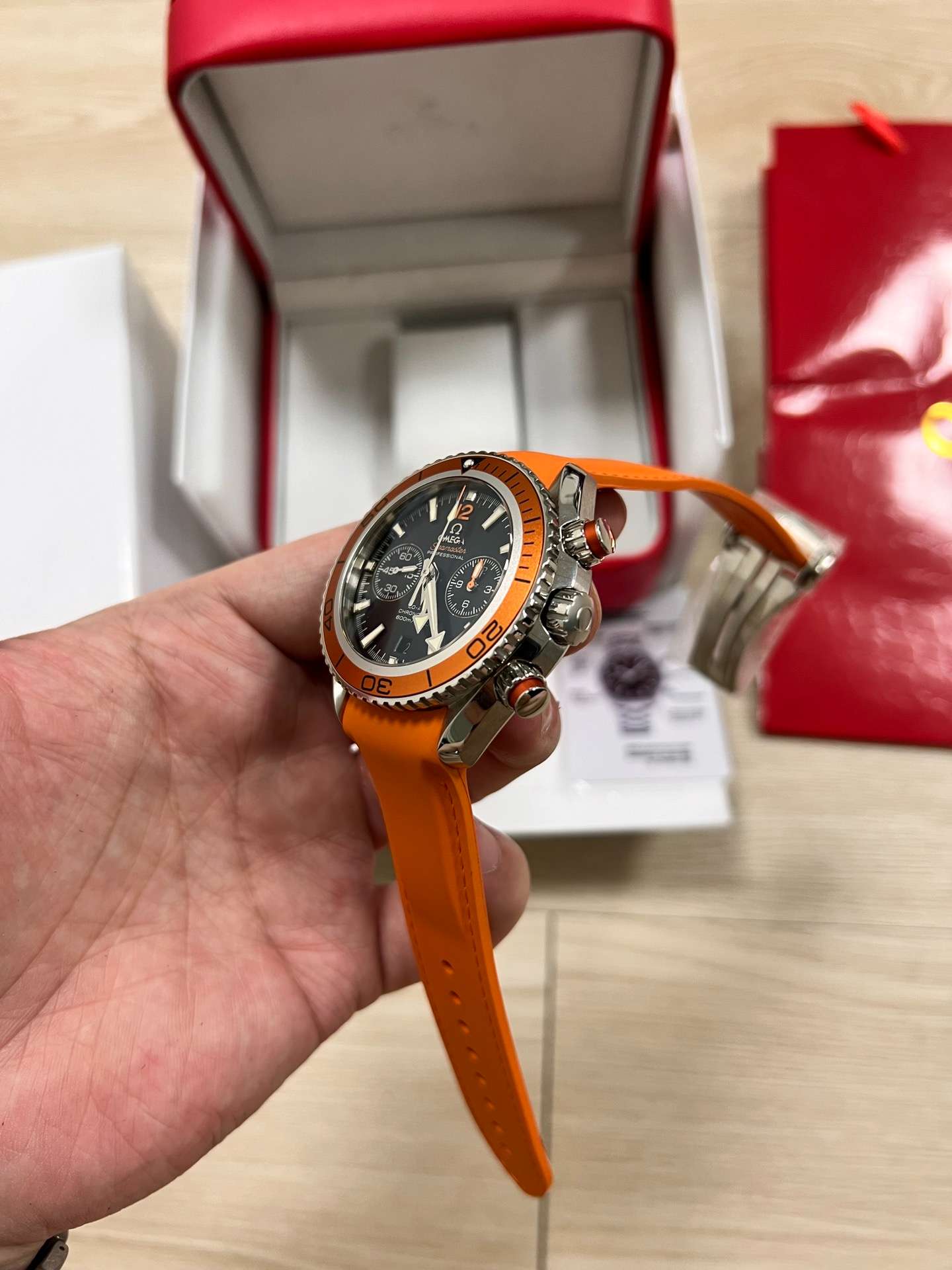 Omega Seamaster Planet Ocean 600M (232.32.46.51.01.001 – Black Ceramic Orange GMT Configuration)  VVS Factory - Thumbnail 3