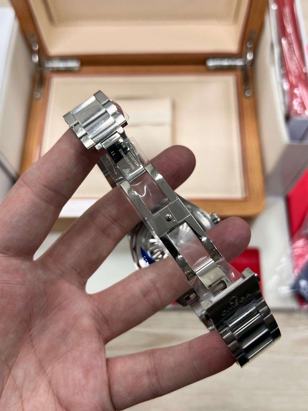 Omega Seamaster Aqua Terra 150M (220.10.43.22.03.001 – Blue Gradient GMT Configuration)  VS Factory - Thumbnail 2