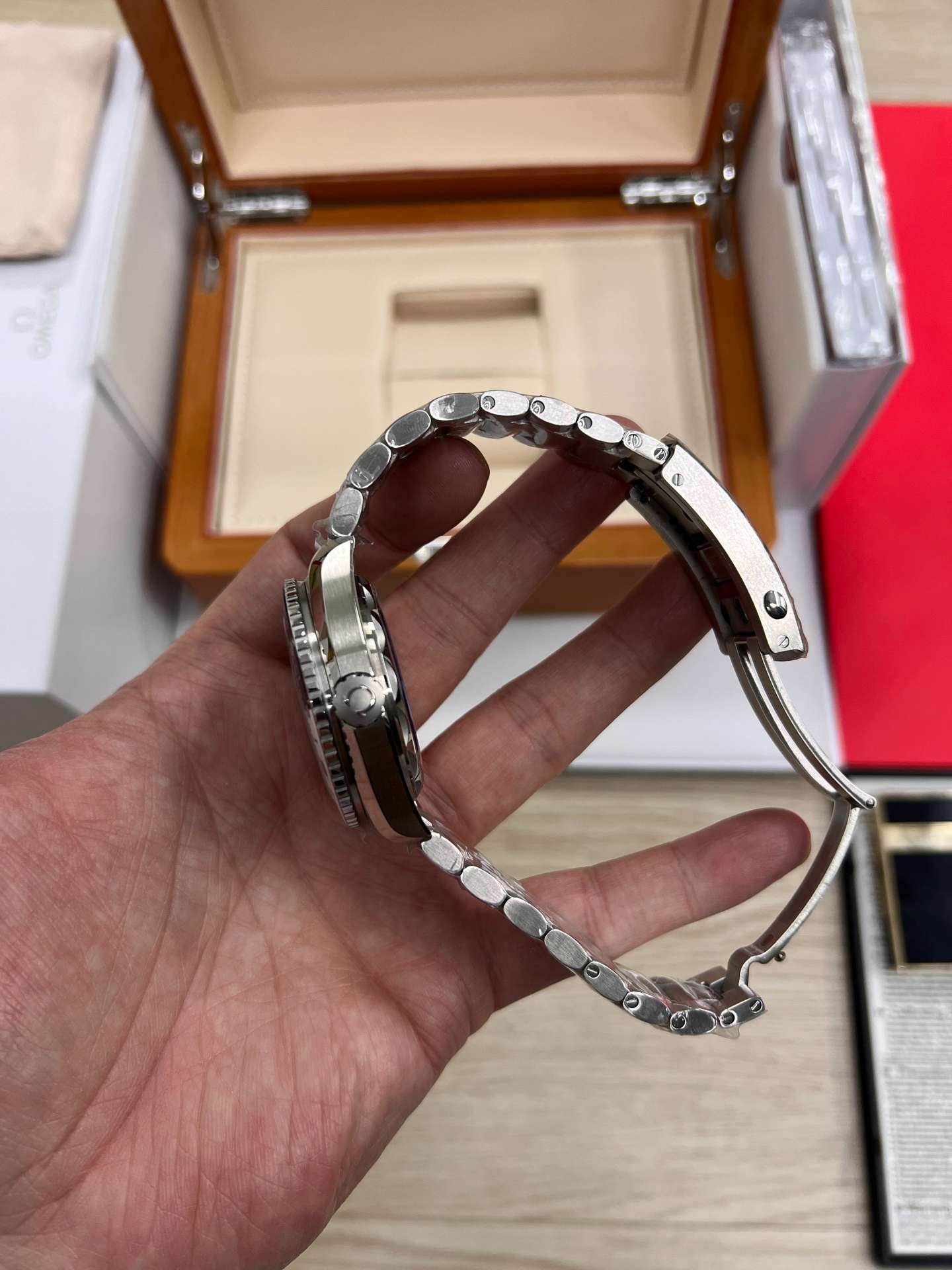 Omega Seamaster Planet Ocean GMT Deep Black (215.30.44.22.01.001 – Black Ceramic GMT Configuration)  VS Factory - Thumbnail 2