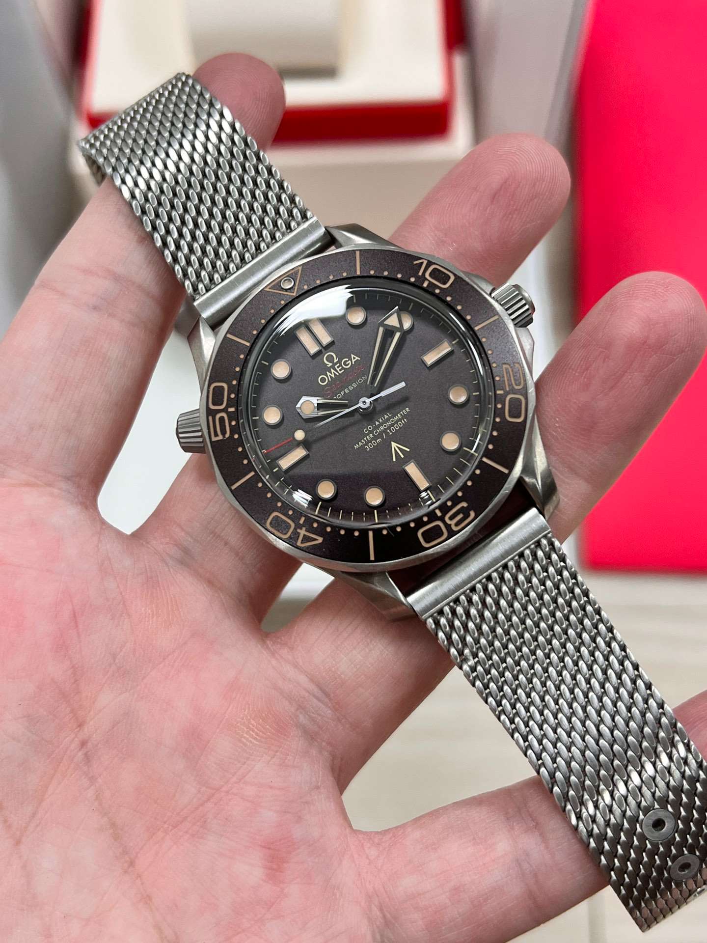 Omega Seamaster Diver 300M (210.90.42.20.01.001 – Titanium Bronze Gold Black Configuration)  VS Factory - Thumbnail 5