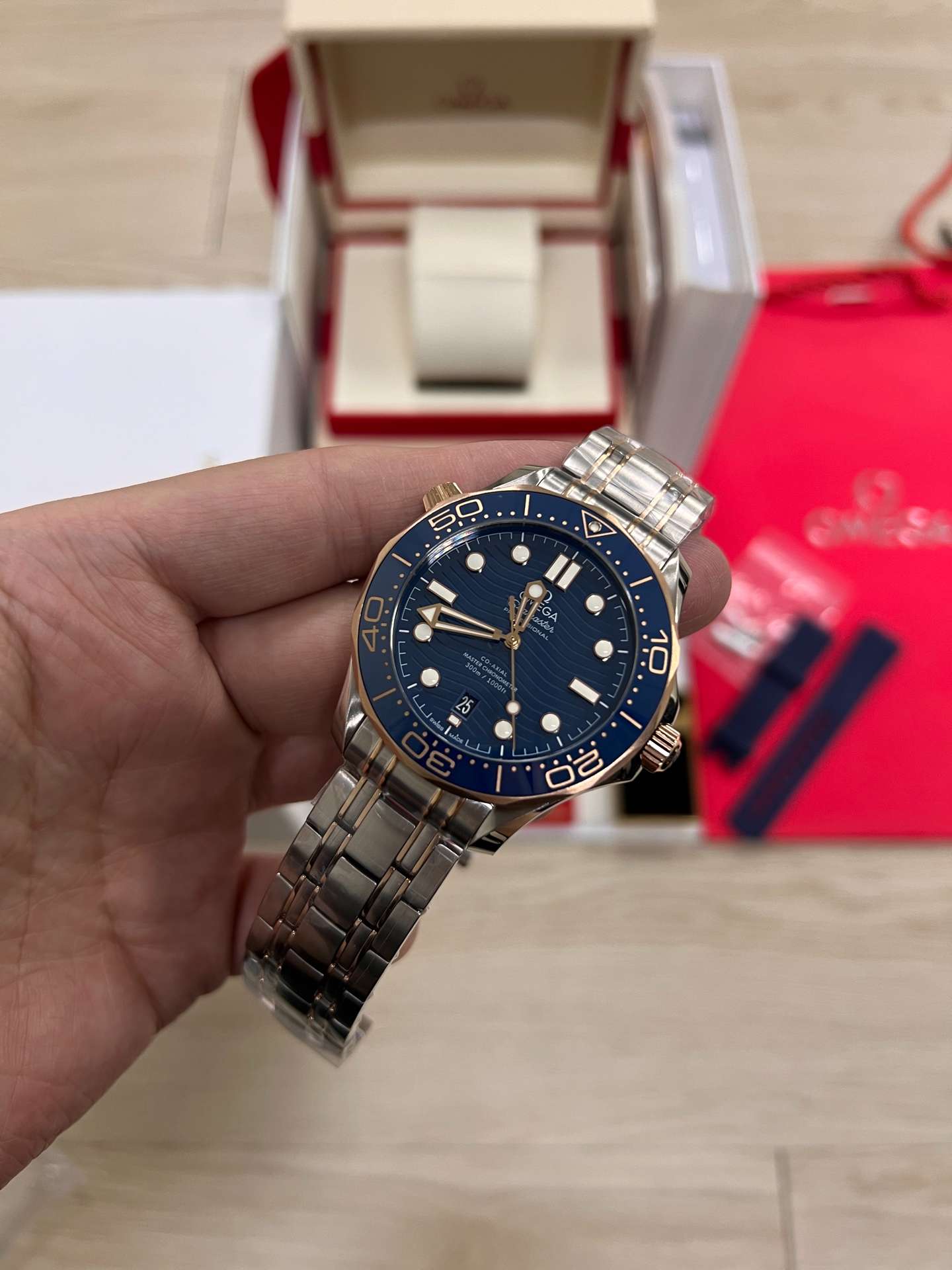 Omega Seamaster Diver 300M (210.20.42.20.03.002 – Blue Dial Two-Tone Configuration)   VS Factory