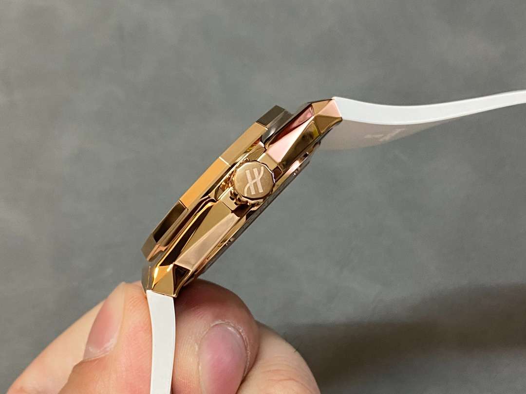 Hublot Classic Fusion Orlinski King Gold White 40mm Reference Number: 550.OS.2200.RW.ORL20   HB Factory - Thumbnail 4
