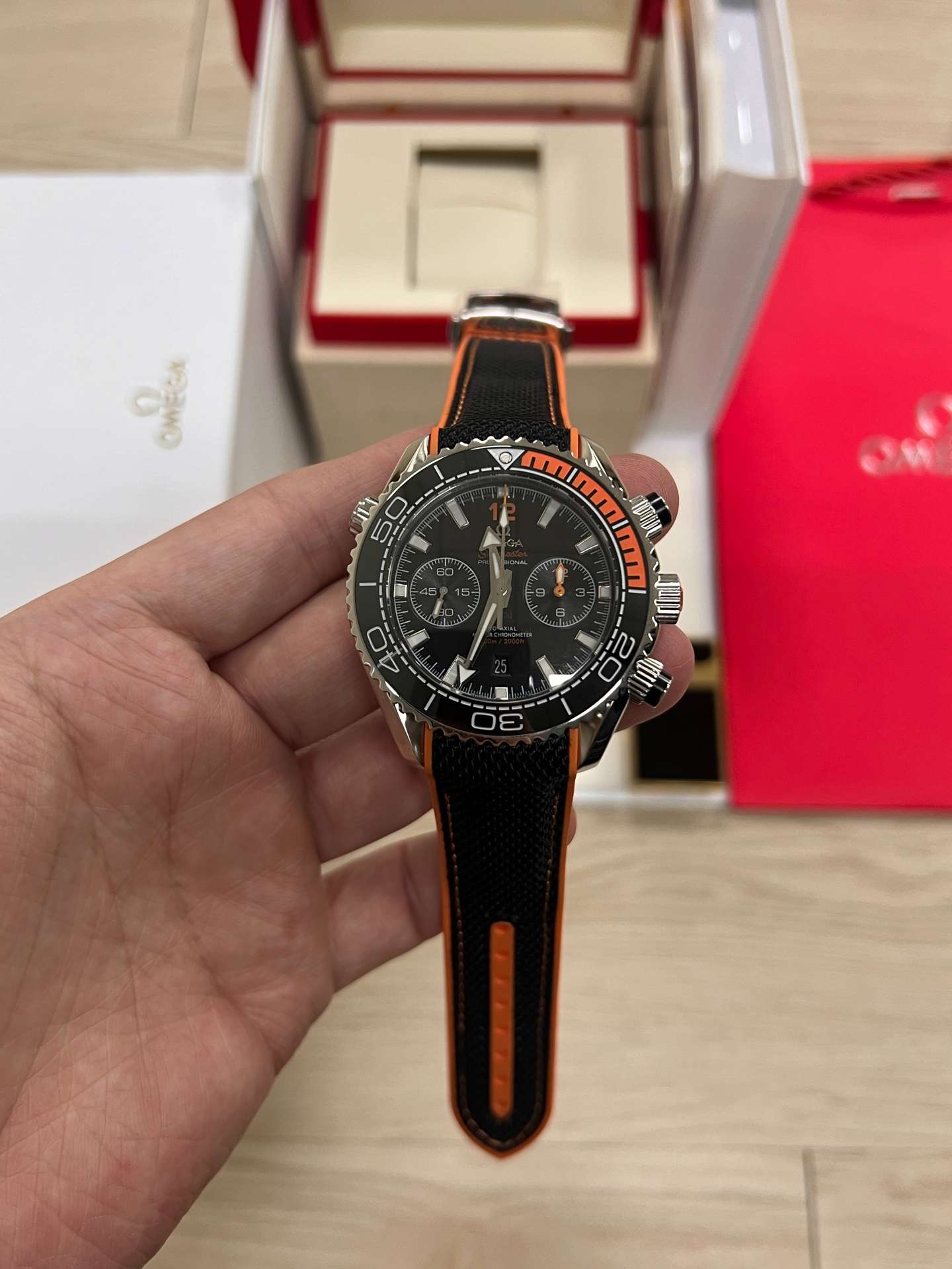 Omega Seamaster Planet Ocean 600M (215.32.46.51.01.001 – Black Ceramic Orange Accent Configuration)  VS Factory - Thumbnail 2