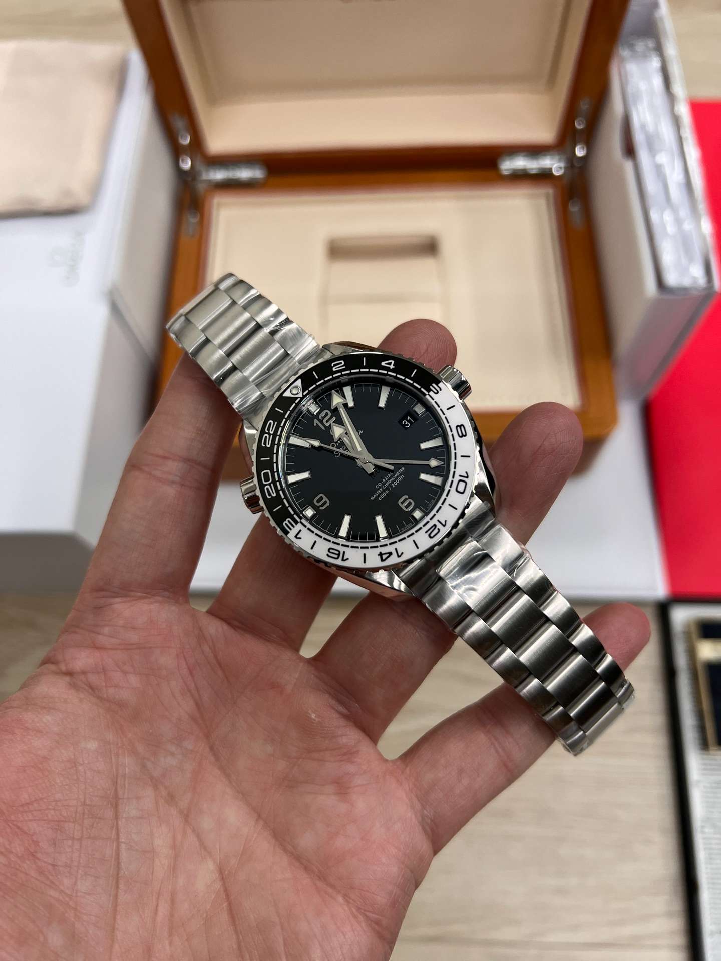 Omega Seamaster Planet Ocean GMT Deep Black (215.30.44.22.01.001 – Black Ceramic GMT Configuration)  VS Factory