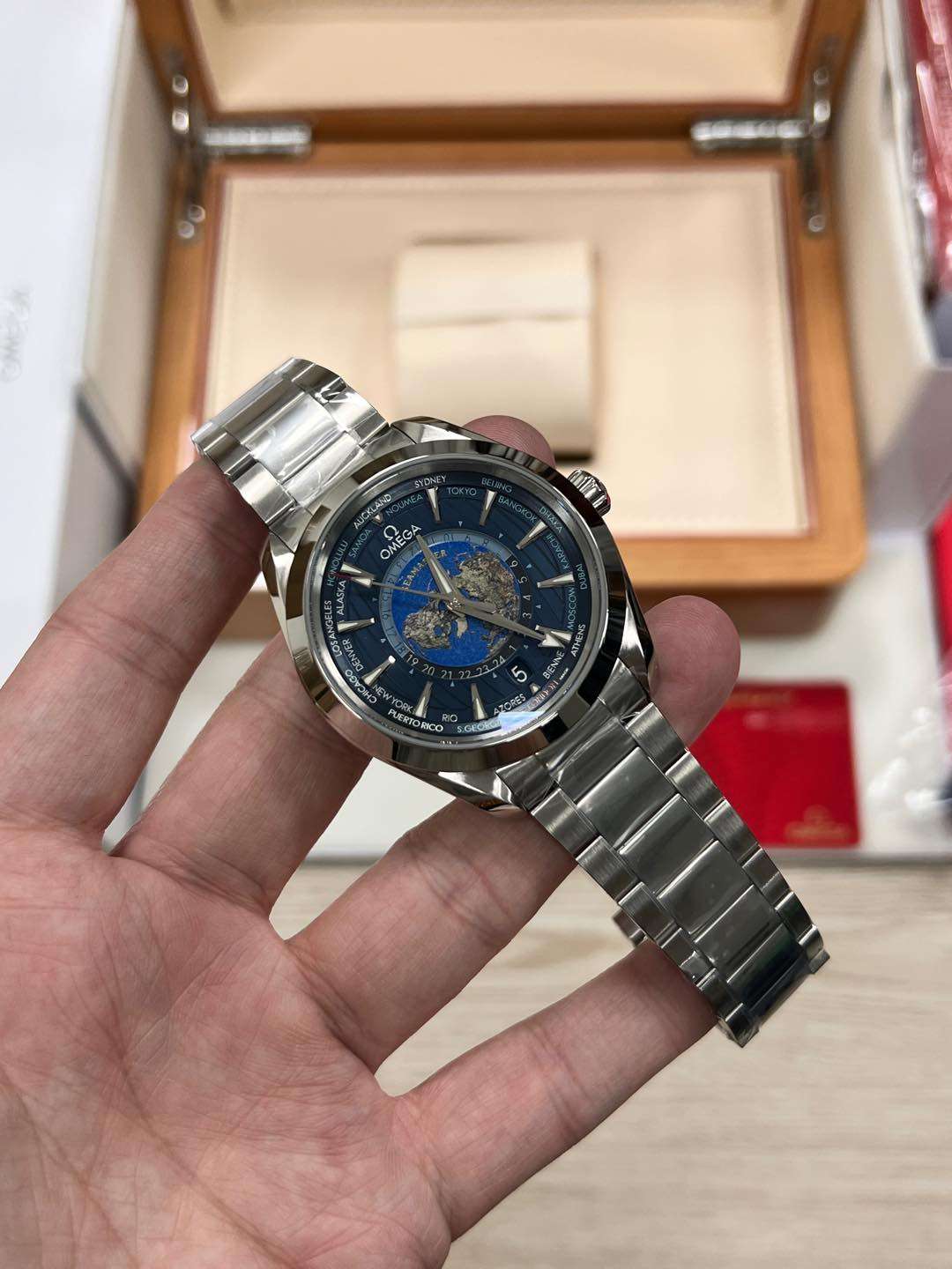 Omega Seamaster Aqua Terra 150M (220.10.43.22.03.001 – Blue Gradient GMT Configuration)  VS Factory