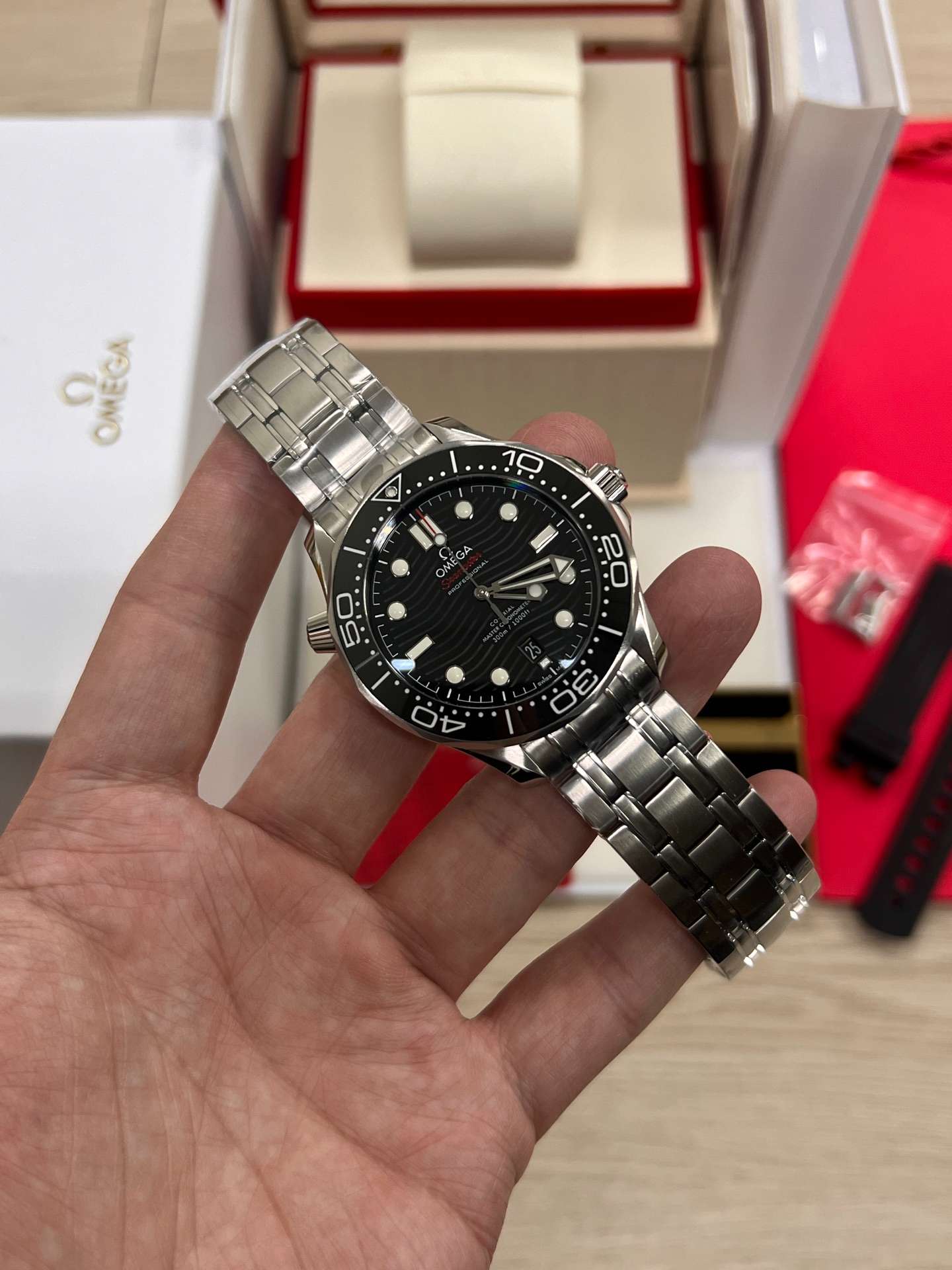 Omega Seamaster Diver 300M (210.30.42.20.01.001 – Black Ceramic Stainless Steel Configuration)  VS Factory