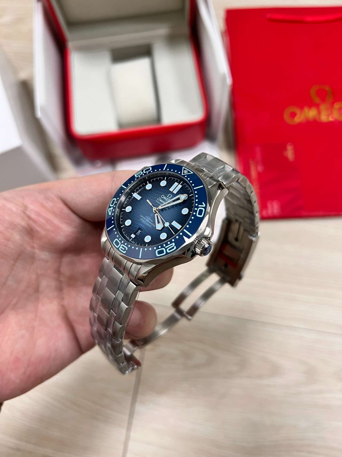 Omega Seamaster Diver 300M (210.30.42.20.03.003 – Blue Ceramic Stainless Steel Configuration)  VS Factory - Thumbnail 2