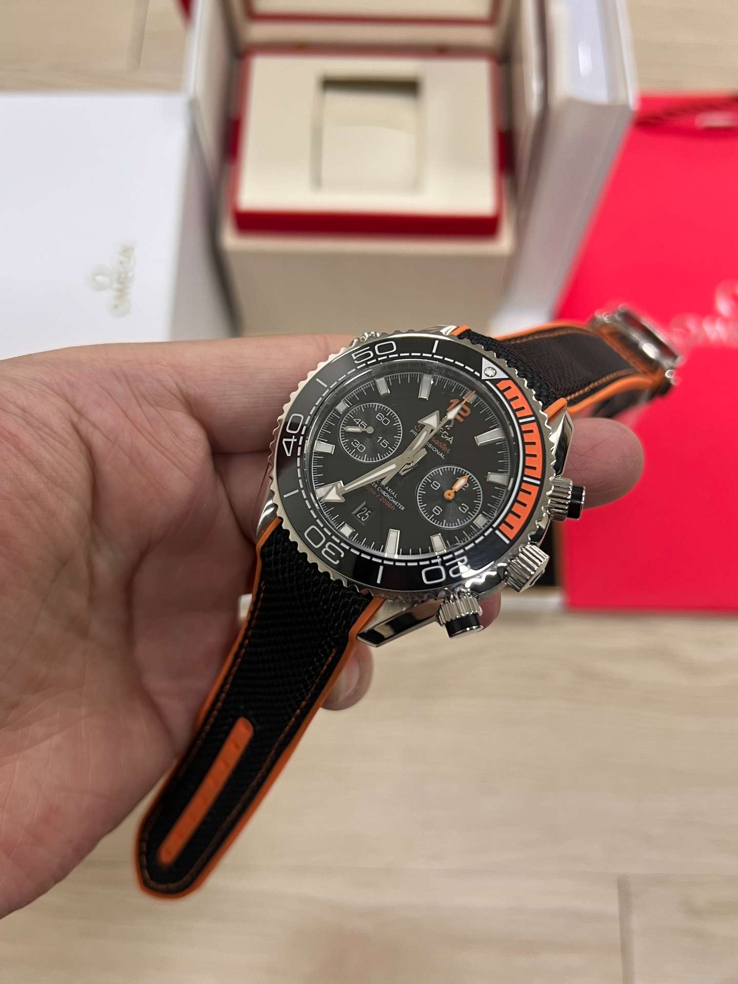 Omega Seamaster Planet Ocean 600M (215.32.46.51.01.001 – Black Ceramic Orange Accent Configuration)  VS Factory