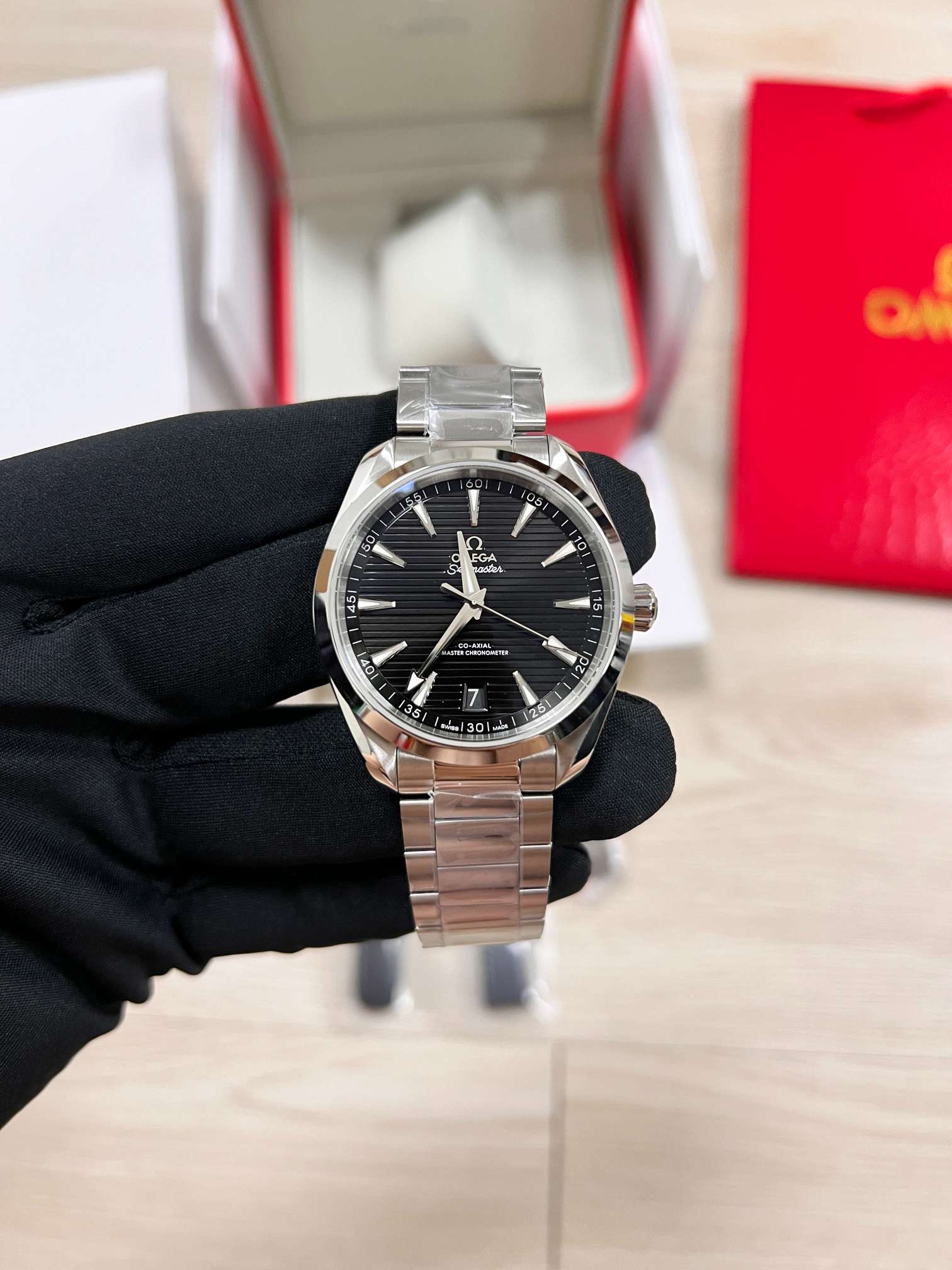 Omega Seamaster Aqua Terra 150M (220.10.41.21.01.001 – Black Teak Date Configuration)  VS Factory
