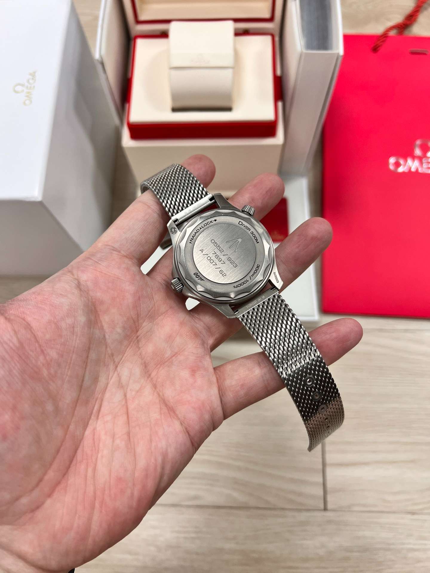 Omega Seamaster Diver 300M (210.90.42.20.01.001 – Titanium Bronze Gold Black Configuration)  VS Factory - Thumbnail 3