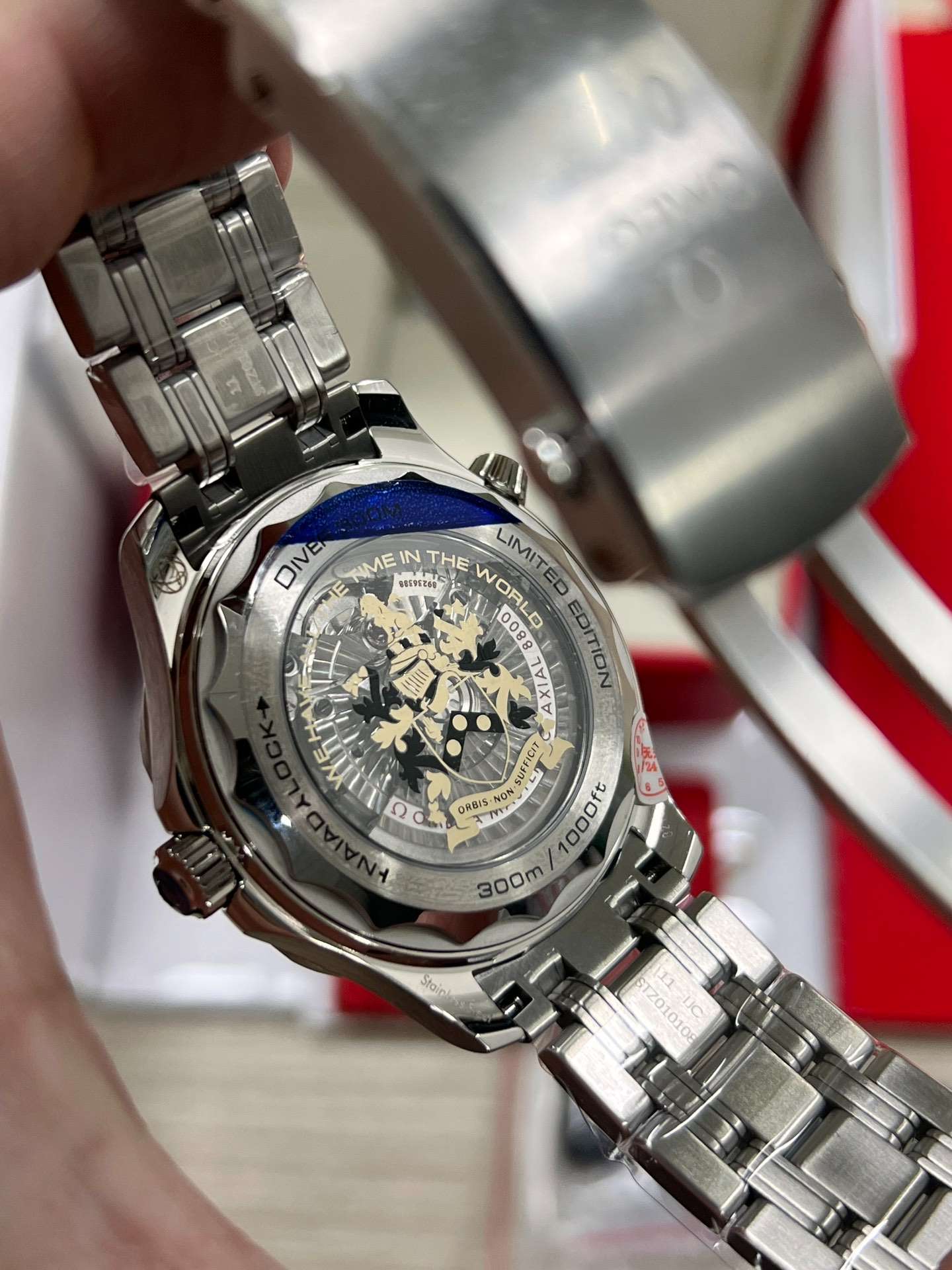 Omega Seamaster Diver 300M Co-Axial Master Chronometer (210.20.42.20.01.001 – Black Dial Sedna Gold Accents)   OEM Factory - Thumbnail 6