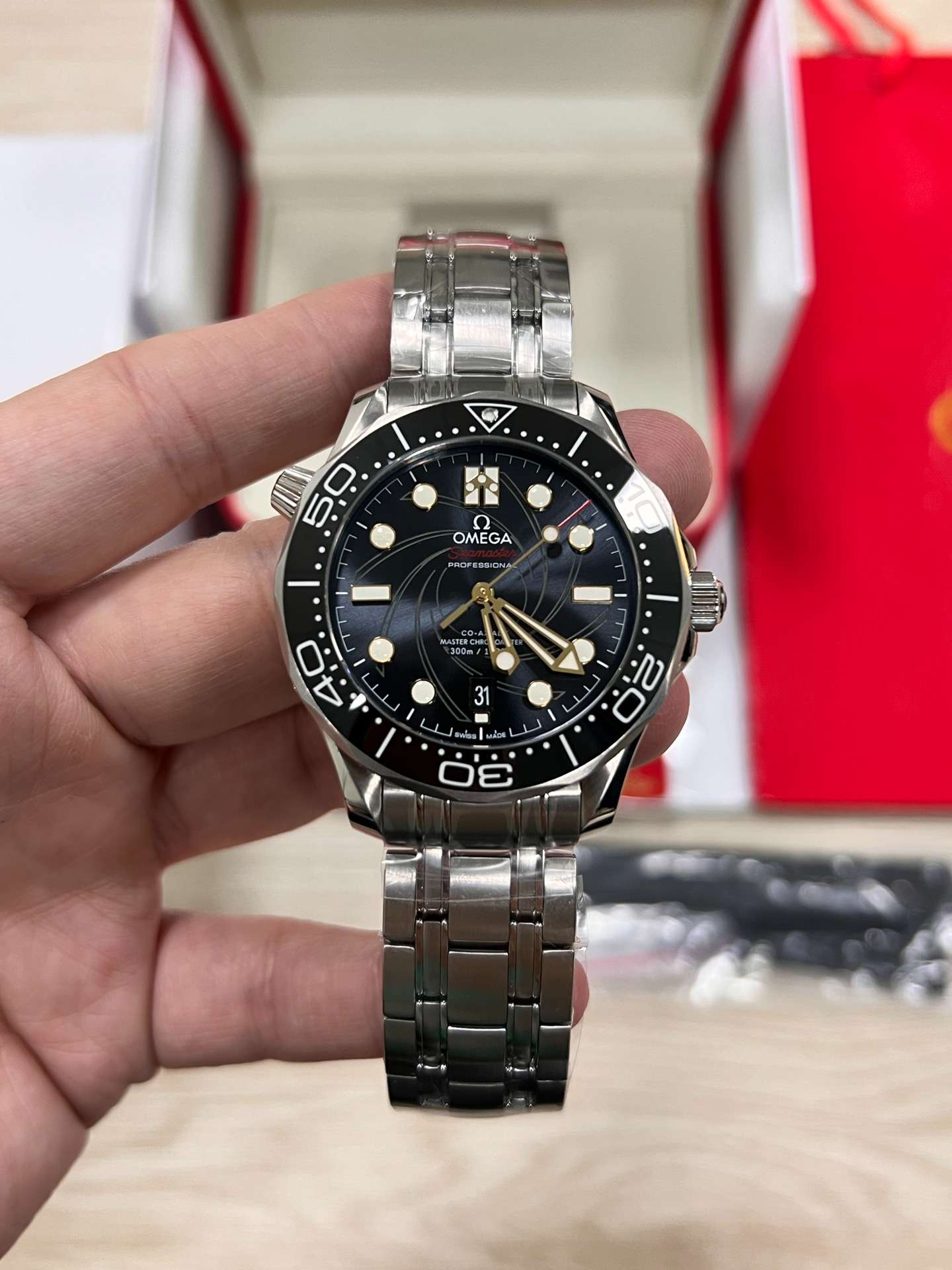 Omega Seamaster Diver 300M Co-Axial Master Chronometer (210.20.42.20.01.001 – Black Dial Sedna Gold Accents)   OEM Factory