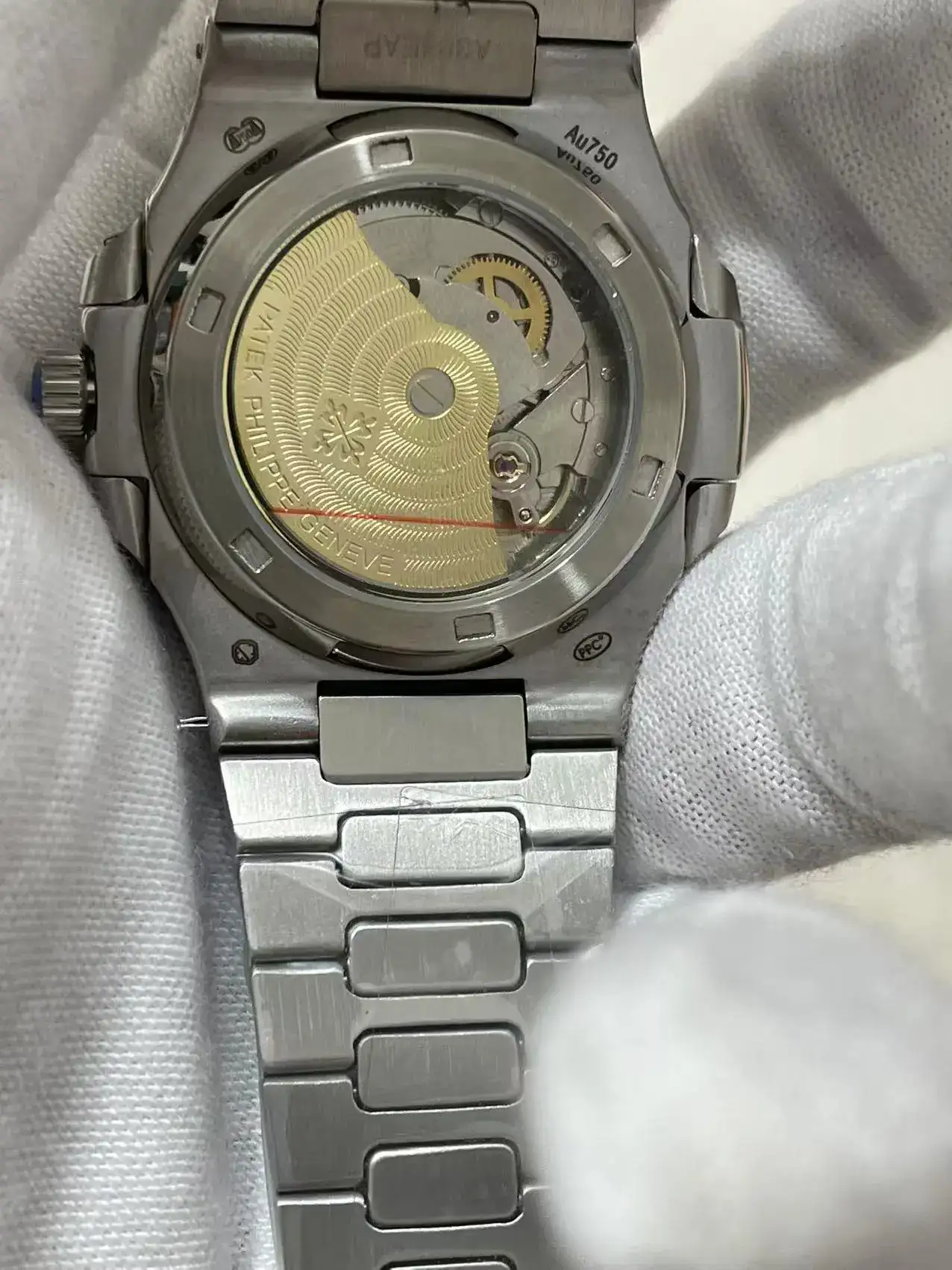 Patek Philippe Nautilus (5711/113P-001 – Emerald Bezel) Euro Grade - Thumbnail 3